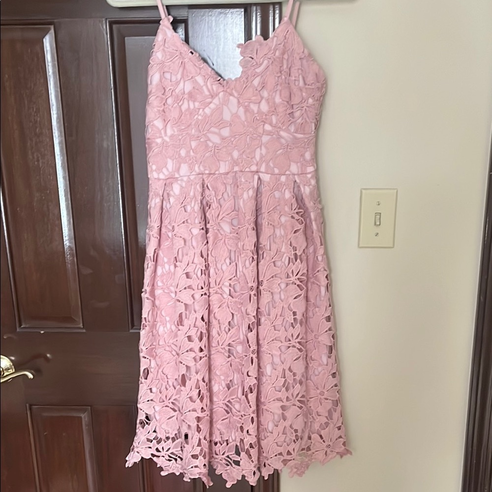 Elegant Pink Midi Sundress with V-Neck Spaghetti Straps